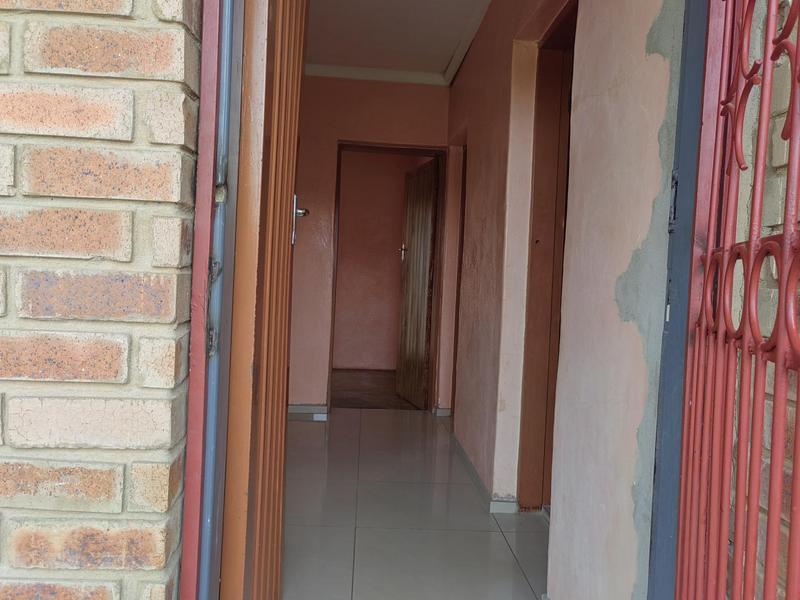 2 Bedroom Property for Sale in Mabopane Unit D North West